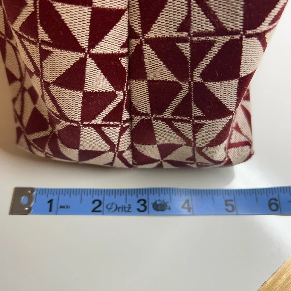 Maxx New‎ York Burgundy and Tan Geometric Tote